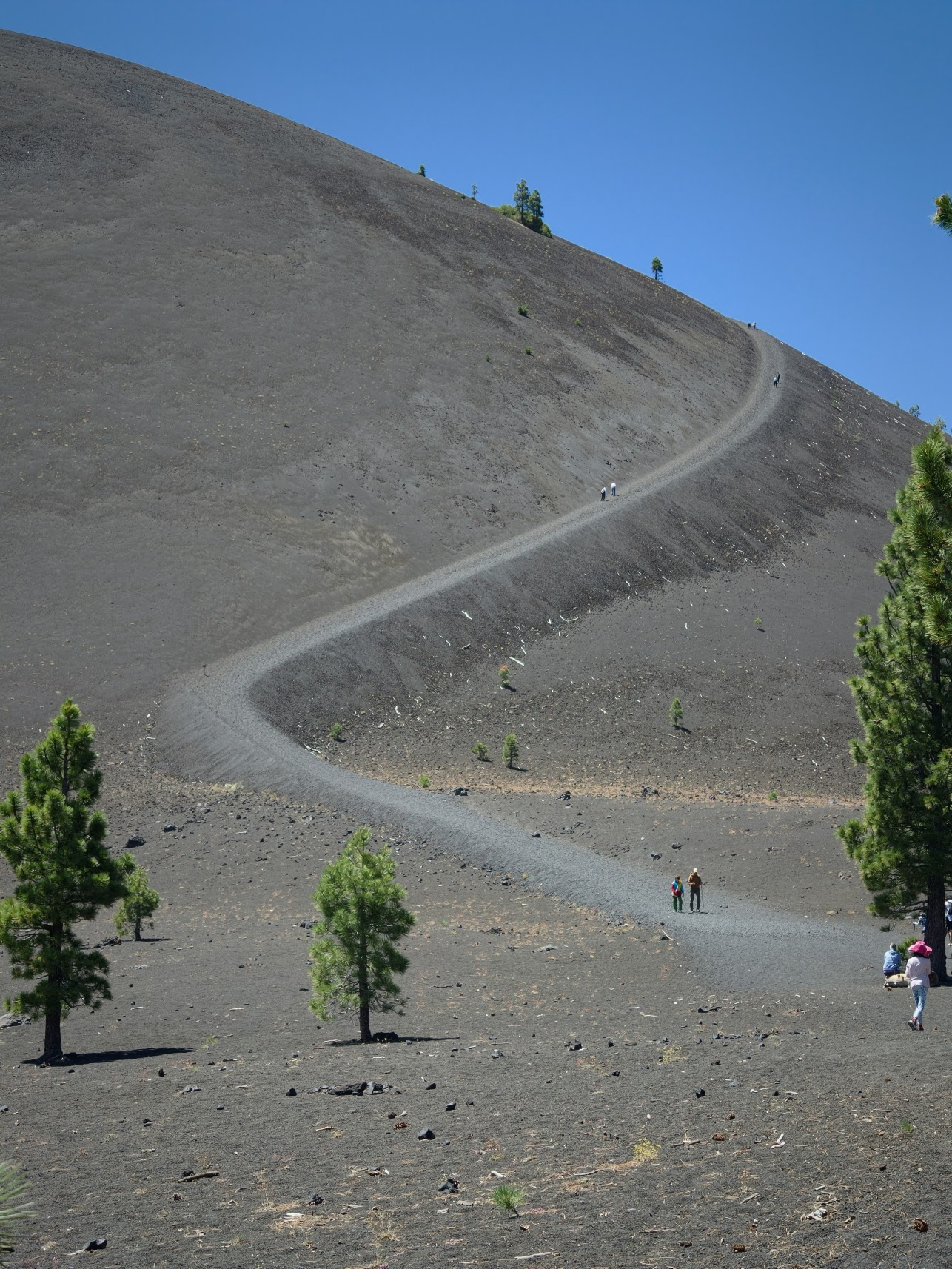 应该是 hike 过的最大陡坡，连滚带爬下来的